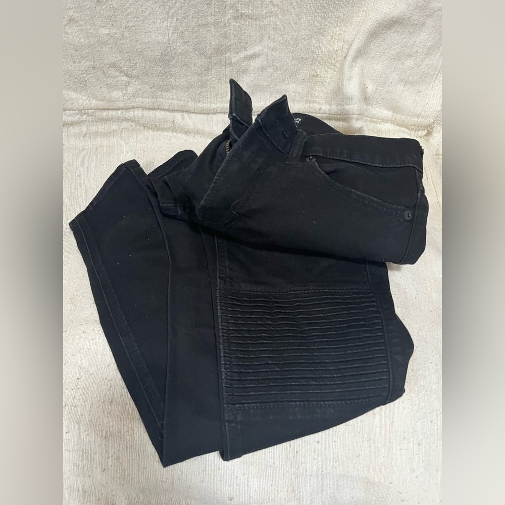 Hollister - Men’s 28/30 - Super Skinny Jeans